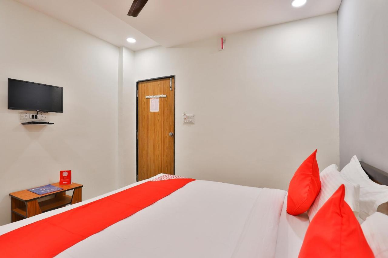 Oyo 16675 Hotel Shri Krishna Inn Szúrat Kültér fotó